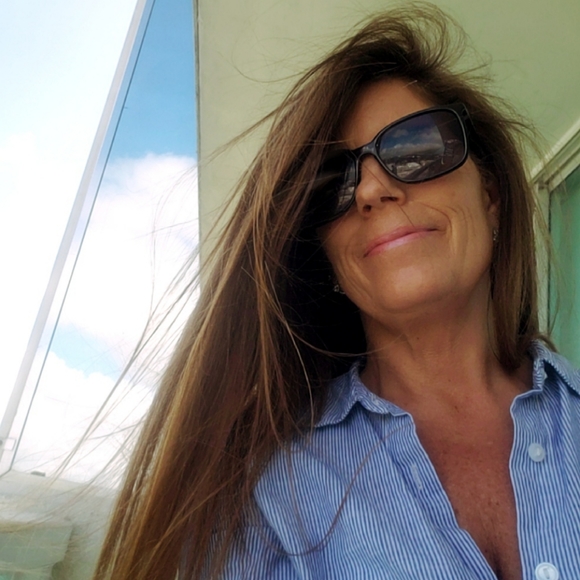 Meet the posher - Picture 1 of 8